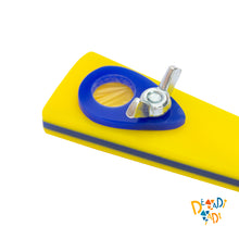 Cargar imagen en el visor de la galería, LLAVERO PITO CARNAVAL AMARILLO Y AZUL
